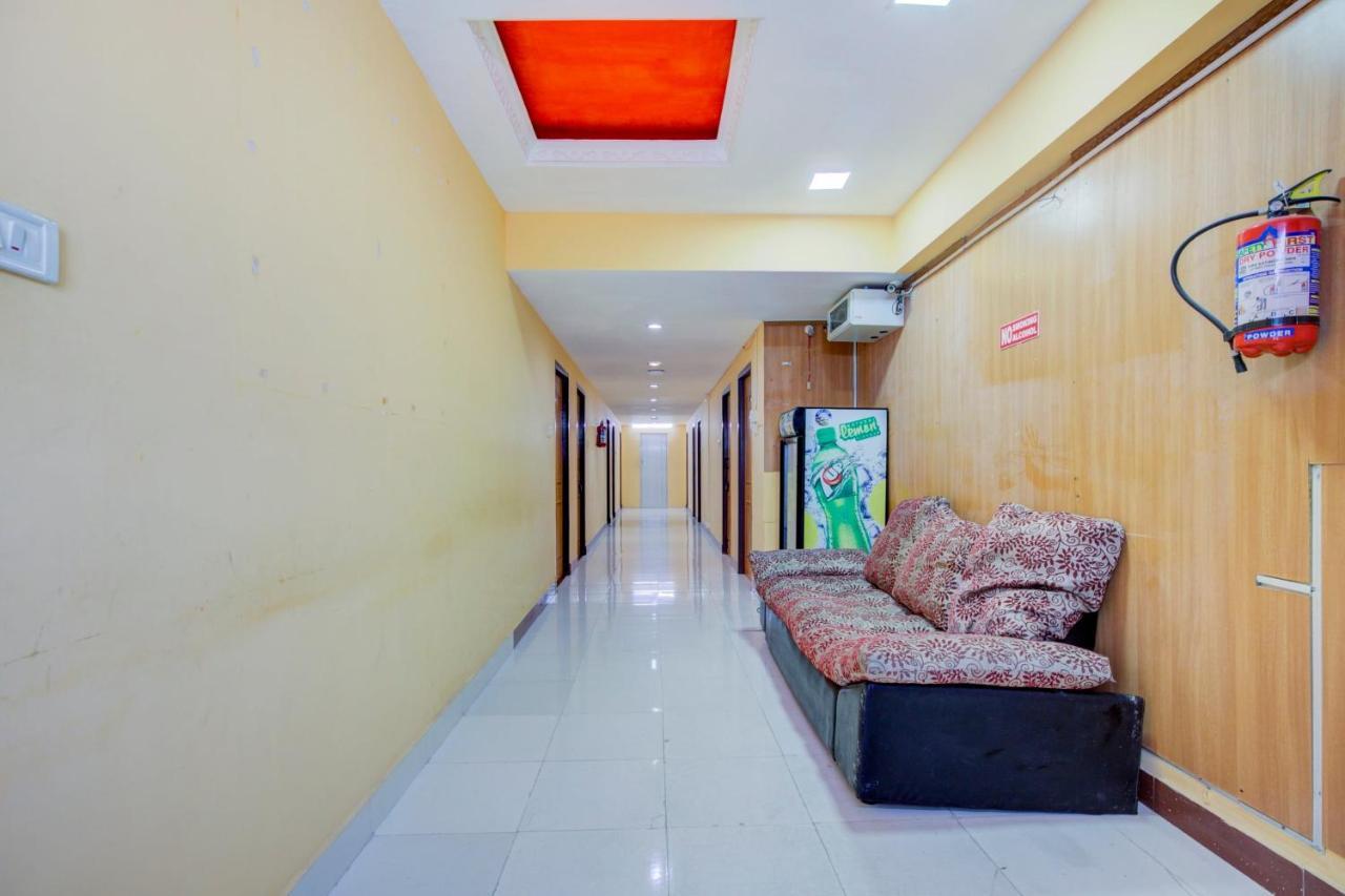 Oyo Flagship Amutha Residency Hotel Chennai Exterior photo