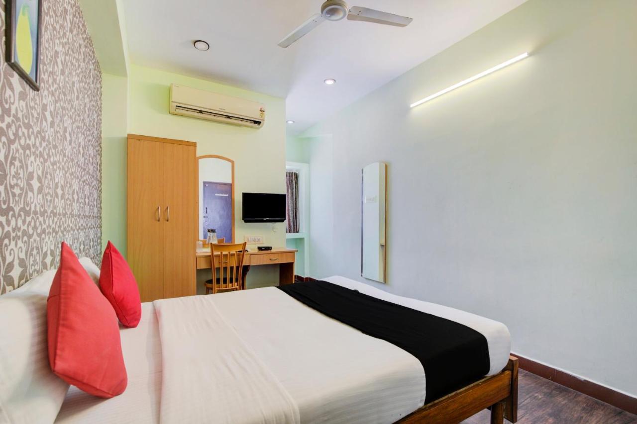Oyo Flagship Amutha Residency Hotel Chennai Exterior photo